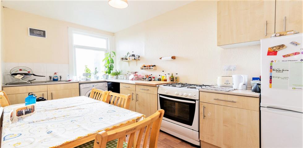			1 Bedroom, 1 bath, 1 reception Flat			 Harrow Road, KENSAL GREEN
